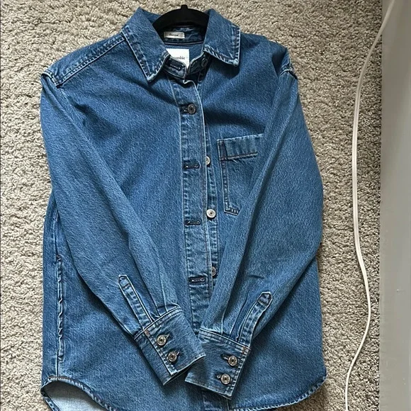 Abercrombie & Fitch Denim Button-Up Shirt - Picture 1 of 3